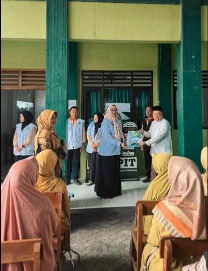 Pemeriksaan Kesehatan Calon Jamaah Haji di KBIHU Attanwir Talun Sumberrejo
