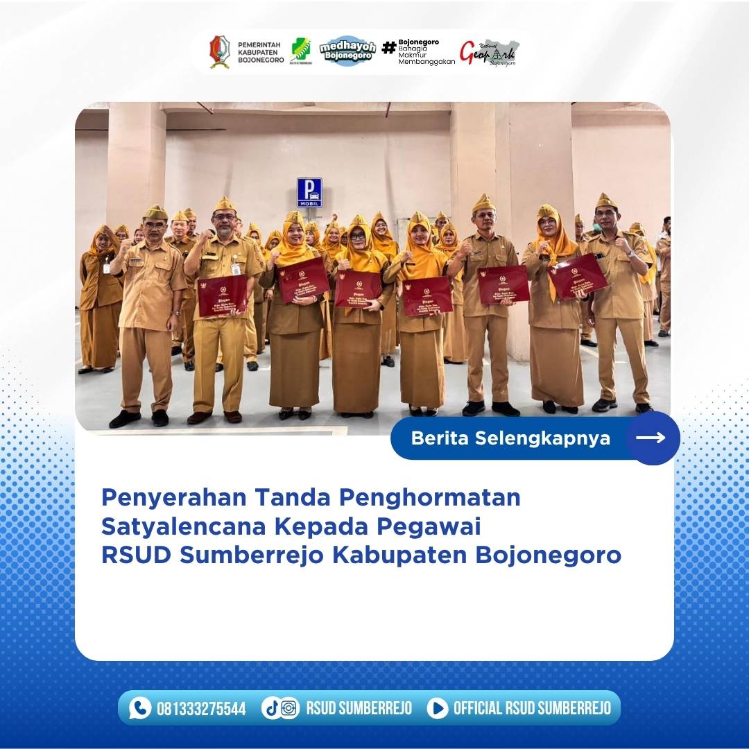 Penyerahan Tanda Penghormatan Satyalencana Kepada Pegawai RSUD Sumberrejo